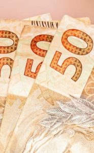 Auxílio Brasil: política pública ou caça aos votos?