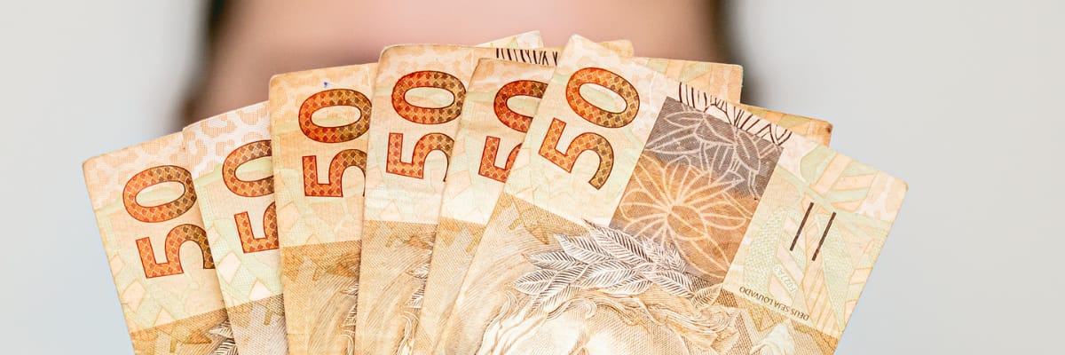 Auxílio Brasil política pública ou caça aos votos