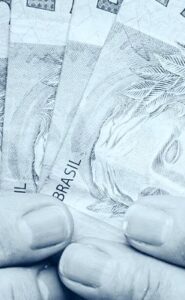 Escândalo: de Trabalhadores a Assistidos