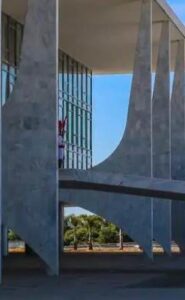 O projeto de poder de quem se diz comunista e a arma da democracia contra a ditadura