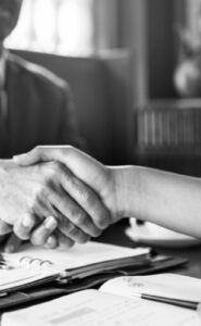 O Guardião do Pacto: A Função Originalista do Árbitro na Arbitragem Privada