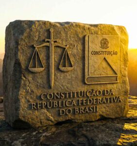 O Senado vai revogar cláusula pétrea?